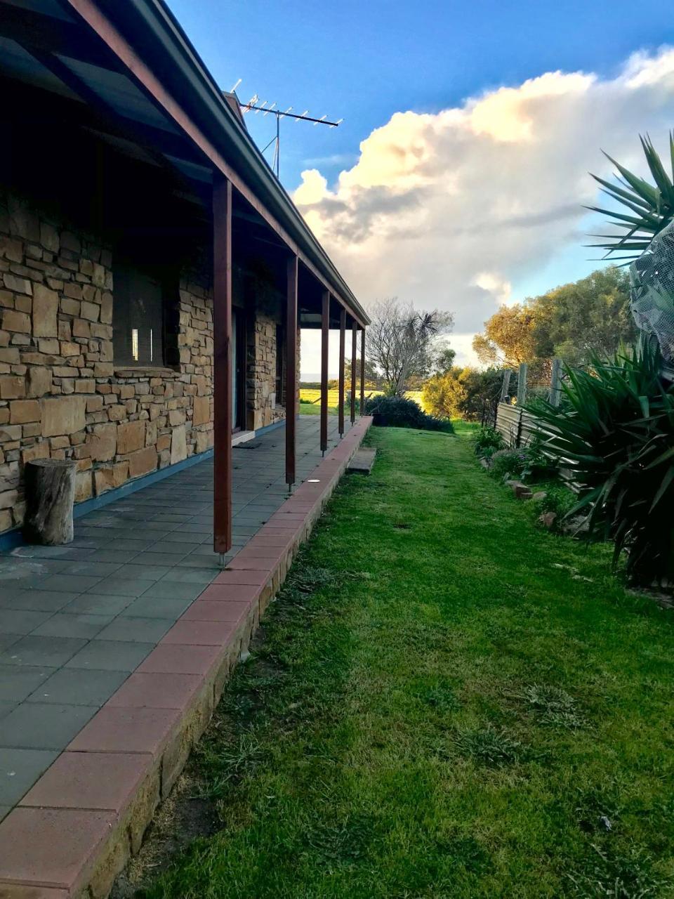 Emu Bay Bee'S Place - 3 Bedroom Home On 10 Acres Of Land With Distant Ocean Views מראה חיצוני תמונה
