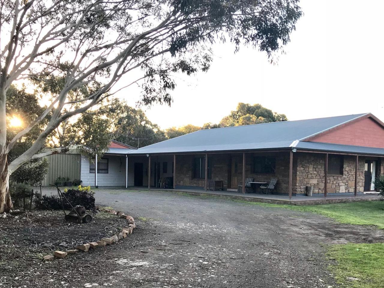 Emu Bay Bee'S Place - 3 Bedroom Home On 10 Acres Of Land With Distant Ocean Views מראה חיצוני תמונה